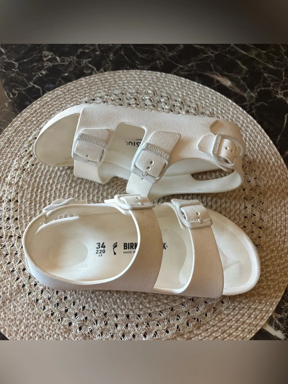 BIRKENSTOCK  Kid’s White Milano Sandals  Size US L3 EURO 34